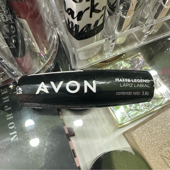 Avon Matte Lipstick Legendary - Picture 6 of 7